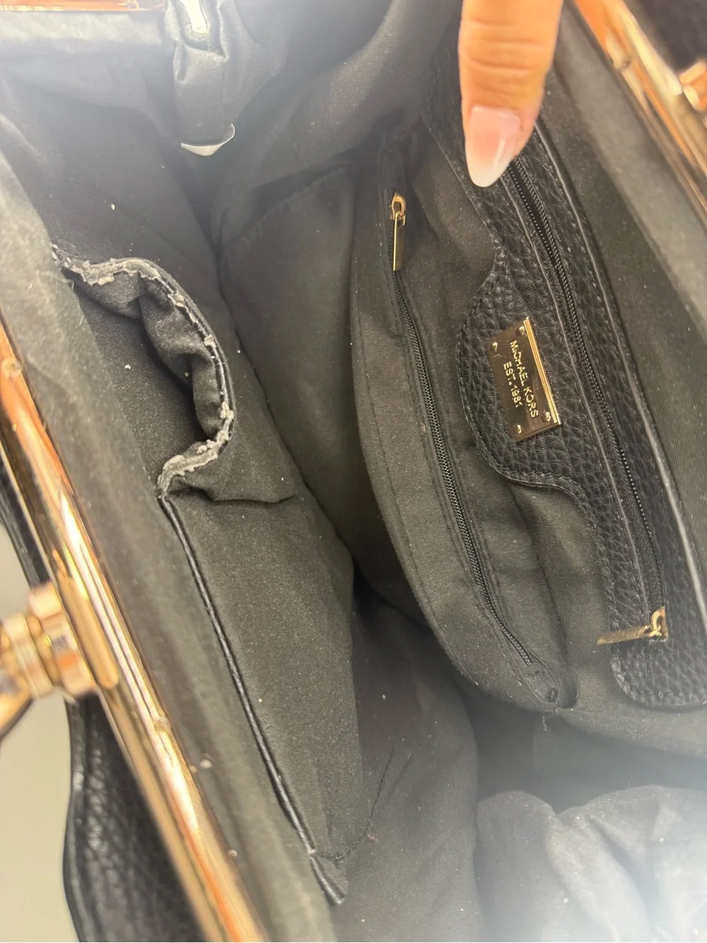 Michael Kors large handbag - Picture 8 of 11